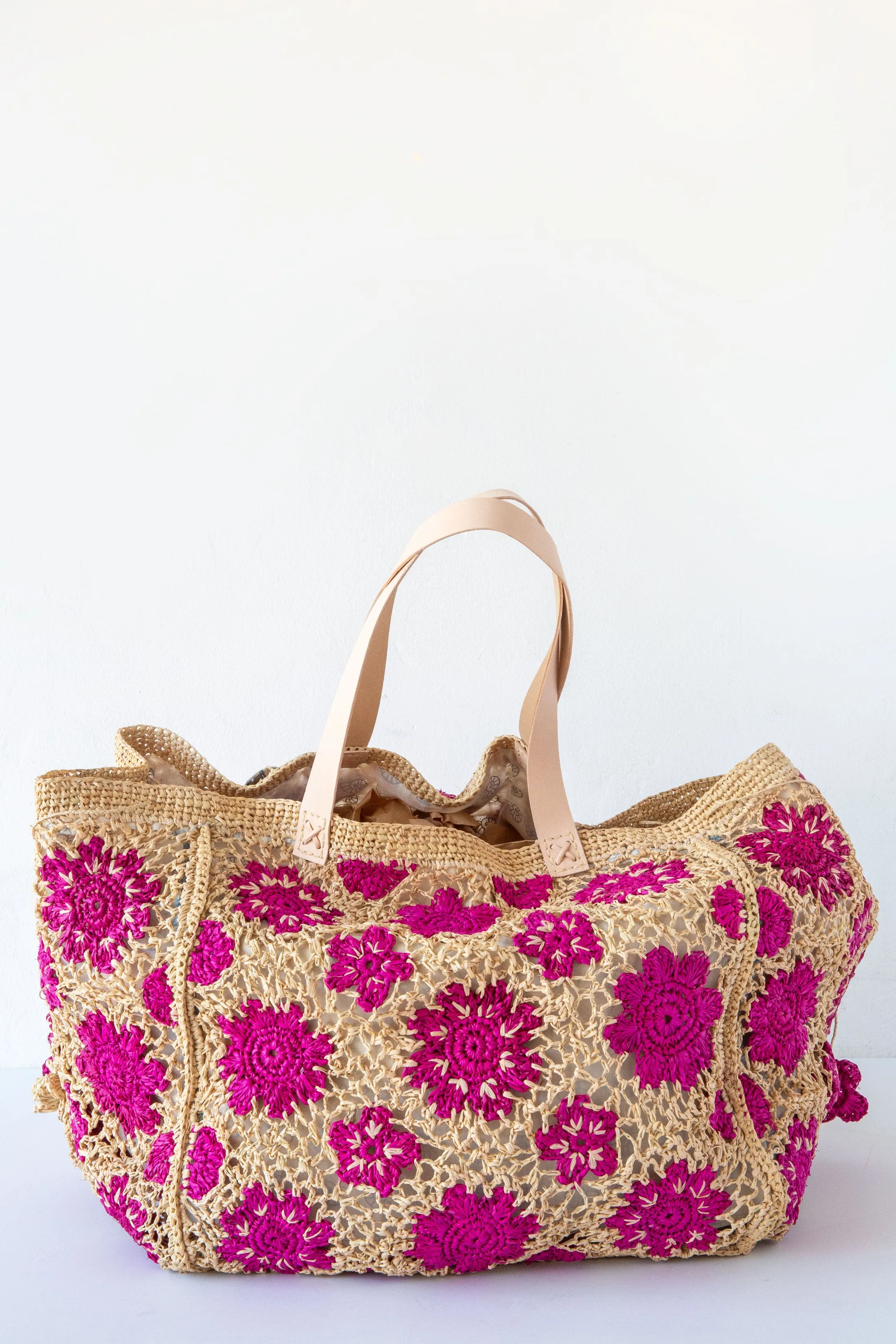 Akora Tote