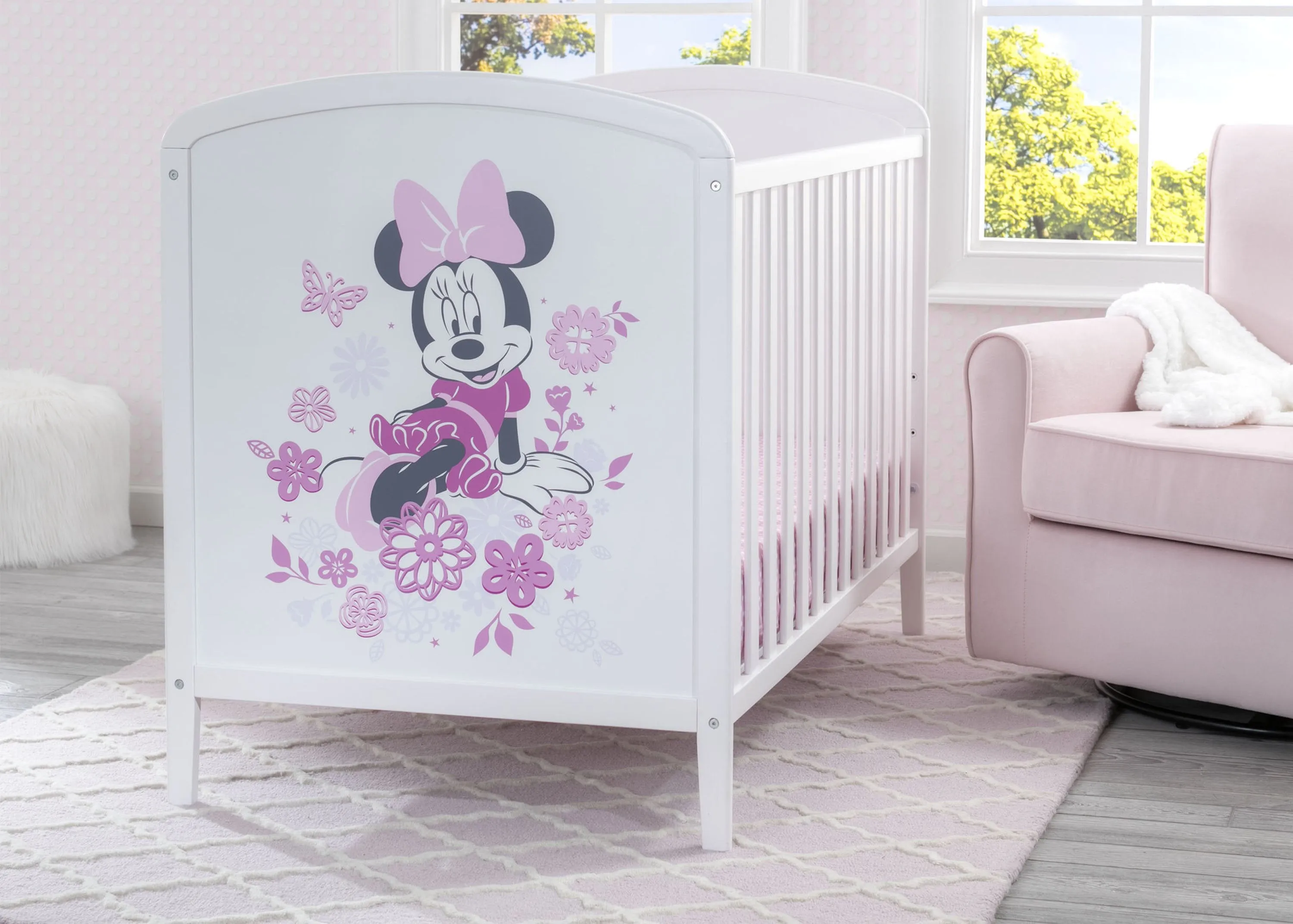 Disney Minnie Mouse 3-in-1 Convertible Baby Crib