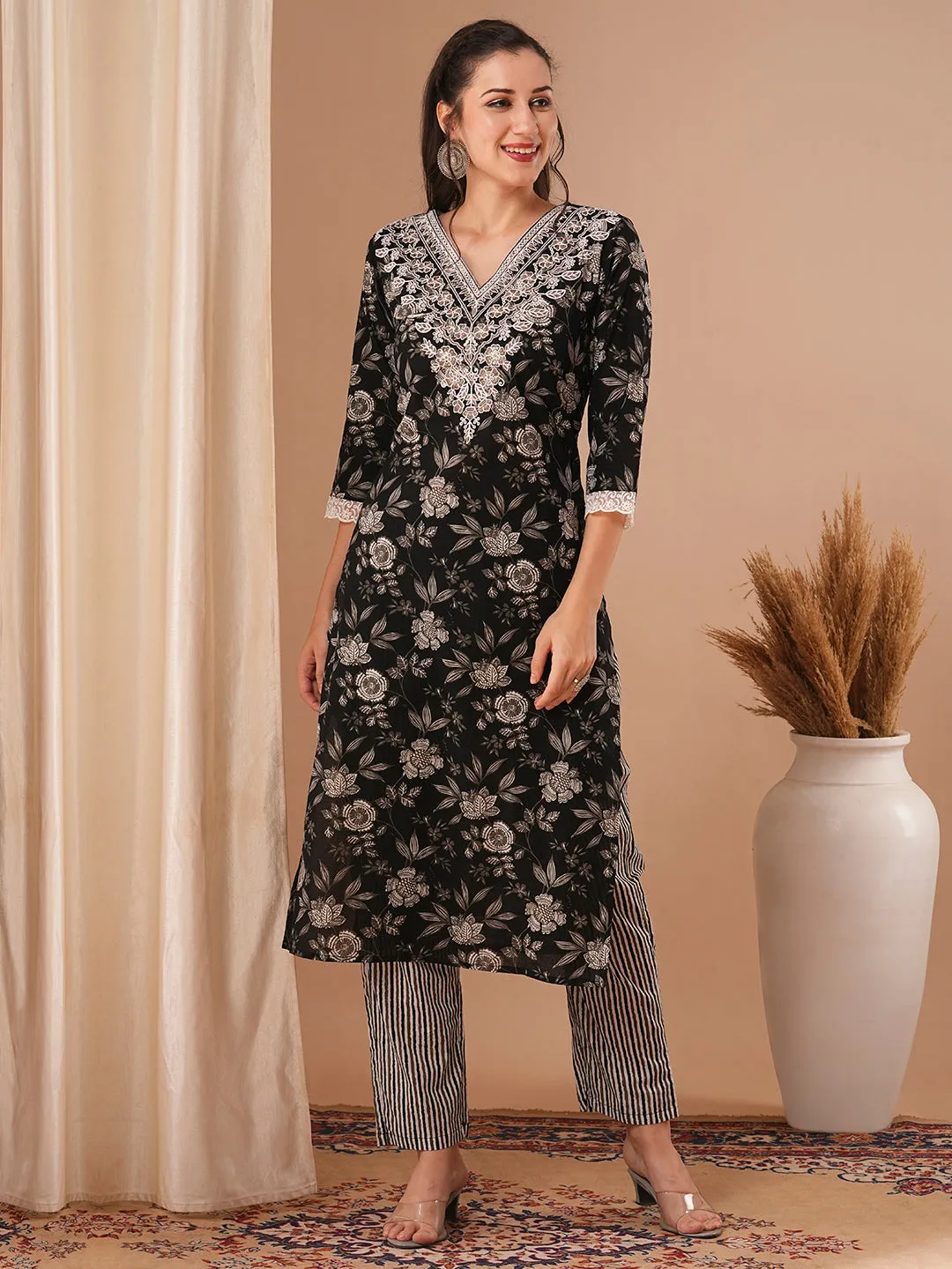 Ethnic Floral Printed & Embroidered Straight Fit Kurta with Pant - Black